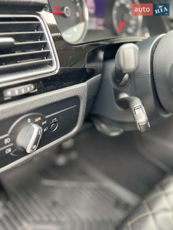 Позашляховик / Кросовер Volkswagen Touareg R 2017 в Чернівцях