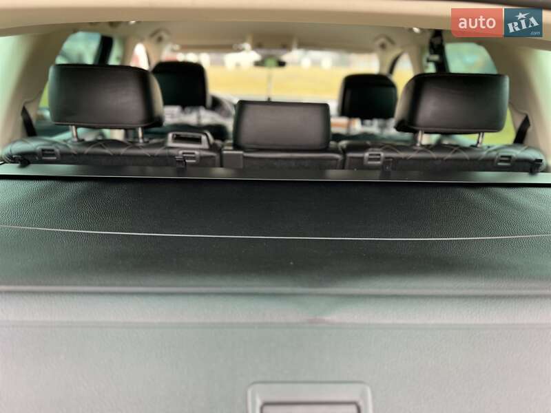 Позашляховик / Кросовер Volkswagen Touareg R 2017 в Чернівцях