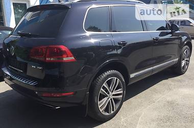 Внедорожник / Кроссовер Volkswagen Touareg 2012 в Киеве