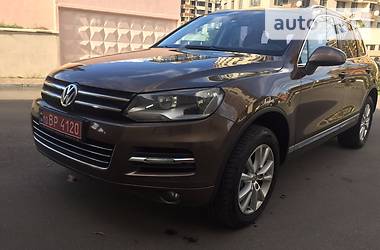 Внедорожник / Кроссовер Volkswagen Touareg 2012 в Киеве