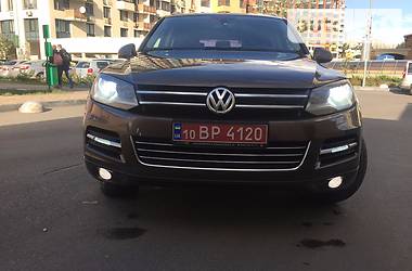 Внедорожник / Кроссовер Volkswagen Touareg 2012 в Киеве