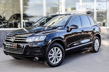 Внедорожник / Кроссовер Volkswagen Touareg 2014 в Киеве