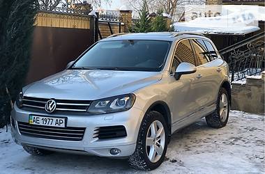 Позашляховик / Кросовер Volkswagen Touareg 2010 в Новомосковську
