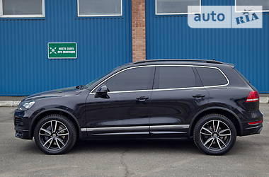 Внедорожник / Кроссовер Volkswagen Touareg 2013 в Киеве