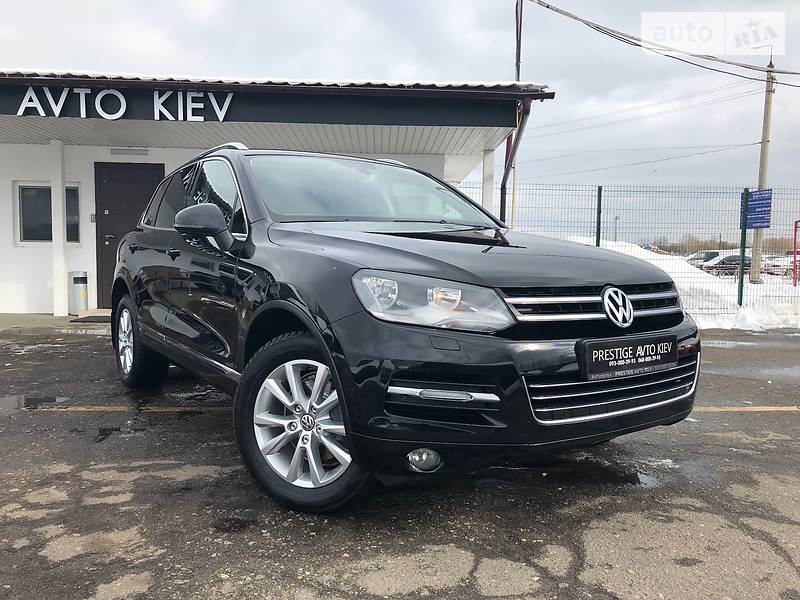 Внедорожник / Кроссовер Volkswagen Touareg 2011 в Киеве