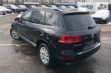 Внедорожник / Кроссовер Volkswagen Touareg 2011 в Киеве