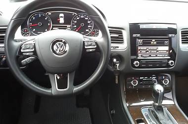 Позашляховик / Кросовер Volkswagen Touareg 2014 в Одесі