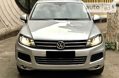 Внедорожник / Кроссовер Volkswagen Touareg 2013 в Днепре