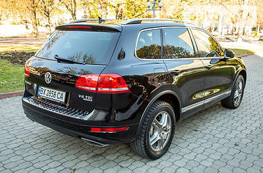 Позашляховик / Кросовер Volkswagen Touareg 2012 в Хмельницькому