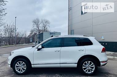 Позашляховик / Кросовер Volkswagen Touareg 2018 в Києві