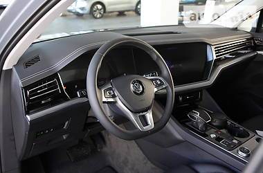 Внедорожник / Кроссовер Volkswagen Touareg 2018 в Одессе