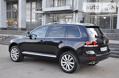 Внедорожник / Кроссовер Volkswagen Touareg 2007 в 