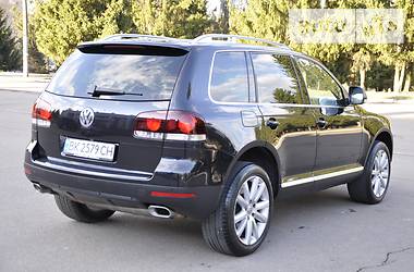 Внедорожник / Кроссовер Volkswagen Touareg 2007 в 