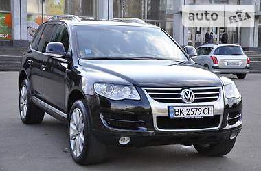 Внедорожник / Кроссовер Volkswagen Touareg 2007 в 