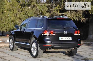 Внедорожник / Кроссовер Volkswagen Touareg 2007 в 