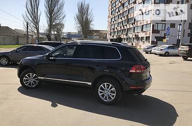 Внедорожник / Кроссовер Volkswagen Touareg 2013 в Николаеве