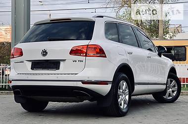 Позашляховик / Кросовер Volkswagen Touareg 2015 в Одесі