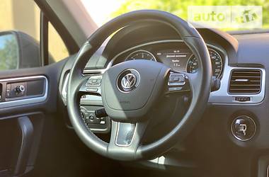 Позашляховик / Кросовер Volkswagen Touareg 2013 в Одесі