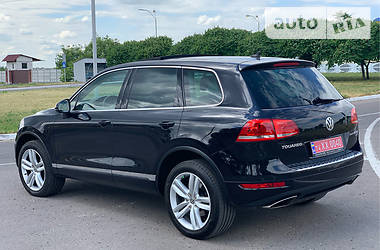 Внедорожник / Кроссовер Volkswagen Touareg 2012 в Ровно