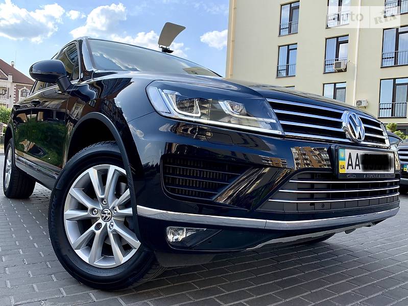 Внедорожник / Кроссовер Volkswagen Touareg 2016 в Киеве