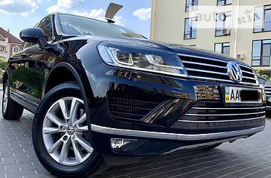 Внедорожник / Кроссовер Volkswagen Touareg 2016 в Киеве