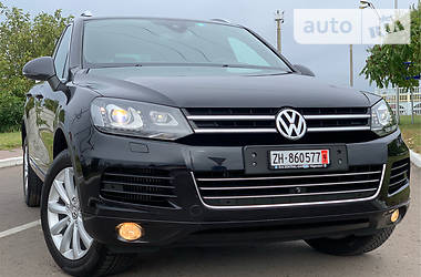 Внедорожник / Кроссовер Volkswagen Touareg 2013 в Ровно