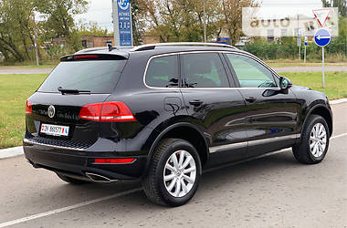 Внедорожник / Кроссовер Volkswagen Touareg 2013 в Ровно