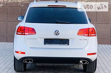 Позашляховик / Кросовер Volkswagen Touareg 2012 в Одесі