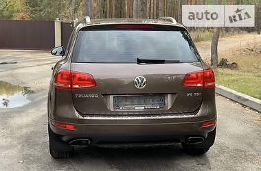 Внедорожник / Кроссовер Volkswagen Touareg 2013 в Киеве