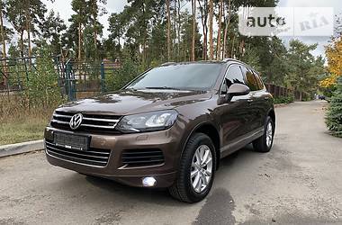 Внедорожник / Кроссовер Volkswagen Touareg 2013 в Киеве