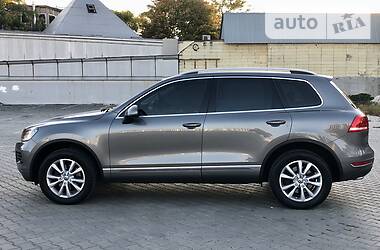 Позашляховик / Кросовер Volkswagen Touareg 2013 в Одесі