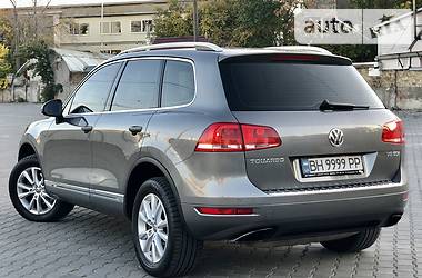 Позашляховик / Кросовер Volkswagen Touareg 2013 в Одесі