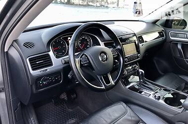 Позашляховик / Кросовер Volkswagen Touareg 2013 в Одесі