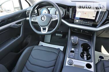 Позашляховик / Кросовер Volkswagen Touareg 2019 в Чернівцях