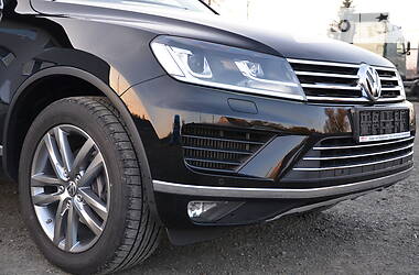 Внедорожник / Кроссовер Volkswagen Touareg 2015 в Луцке