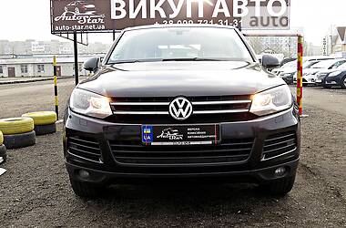 Позашляховик / Кросовер Volkswagen Touareg 2013 в 