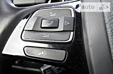 Позашляховик / Кросовер Volkswagen Touareg 2013 в 