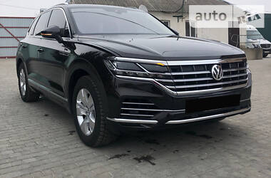 Позашляховик / Кросовер Volkswagen Touareg 2018 в 