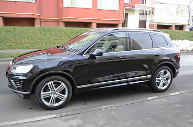 Внедорожник / Кроссовер Volkswagen Touareg 2016 в Виннице