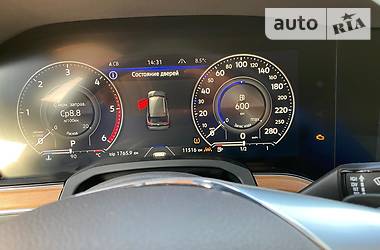 Позашляховик / Кросовер Volkswagen Touareg 2018 в 