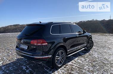 Внедорожник / Кроссовер Volkswagen Touareg 2017 в Житомире