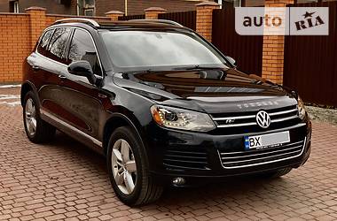 Внедорожник / Кроссовер Volkswagen Touareg 2011 в Хмельницком