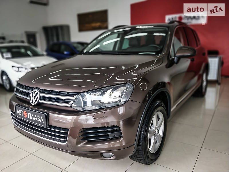 Позашляховик / Кросовер Volkswagen Touareg 2011 в 
