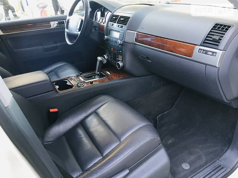 Позашляховик / Кросовер Volkswagen Touareg 2008 в Новомосковську