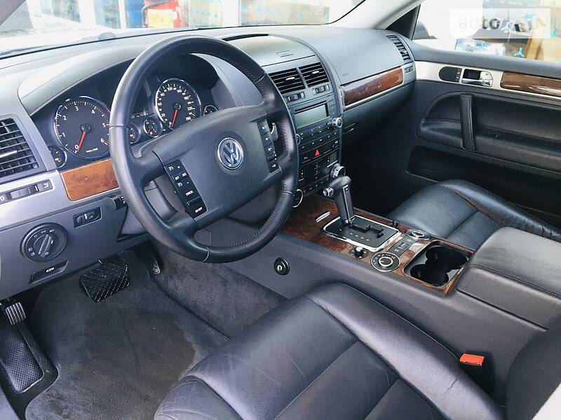 Позашляховик / Кросовер Volkswagen Touareg 2008 в Новомосковську