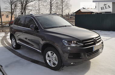 Позашляховик / Кросовер Volkswagen Touareg 2012 в 