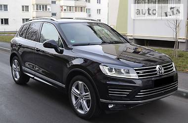 Позашляховик / Кросовер Volkswagen Touareg 2016 в 