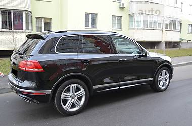 Позашляховик / Кросовер Volkswagen Touareg 2016 в 