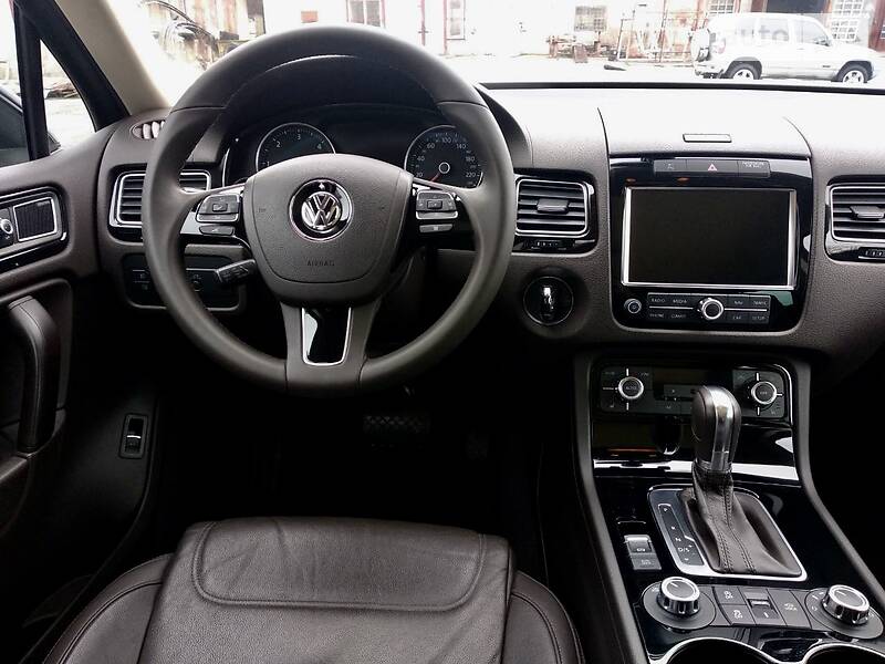 Позашляховик / Кросовер Volkswagen Touareg 2013 в Вінниці