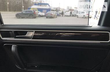 Позашляховик / Кросовер Volkswagen Touareg 2017 в 